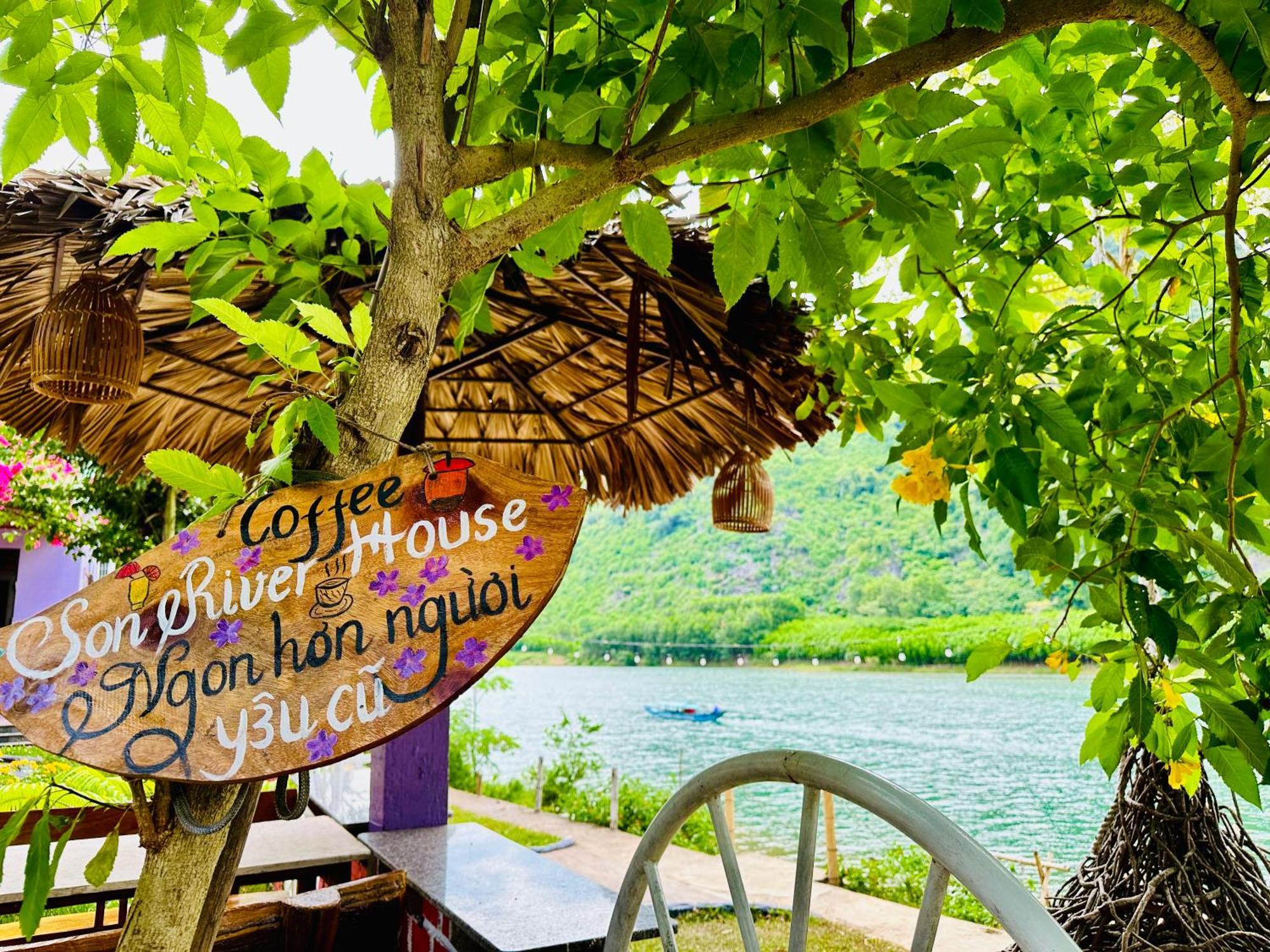 Son River House Phong Nha Exteriér fotografie